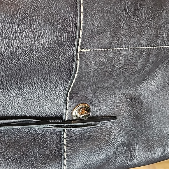 Roots LAUREN Leather Crossbody Bag - Picture 2 of 7